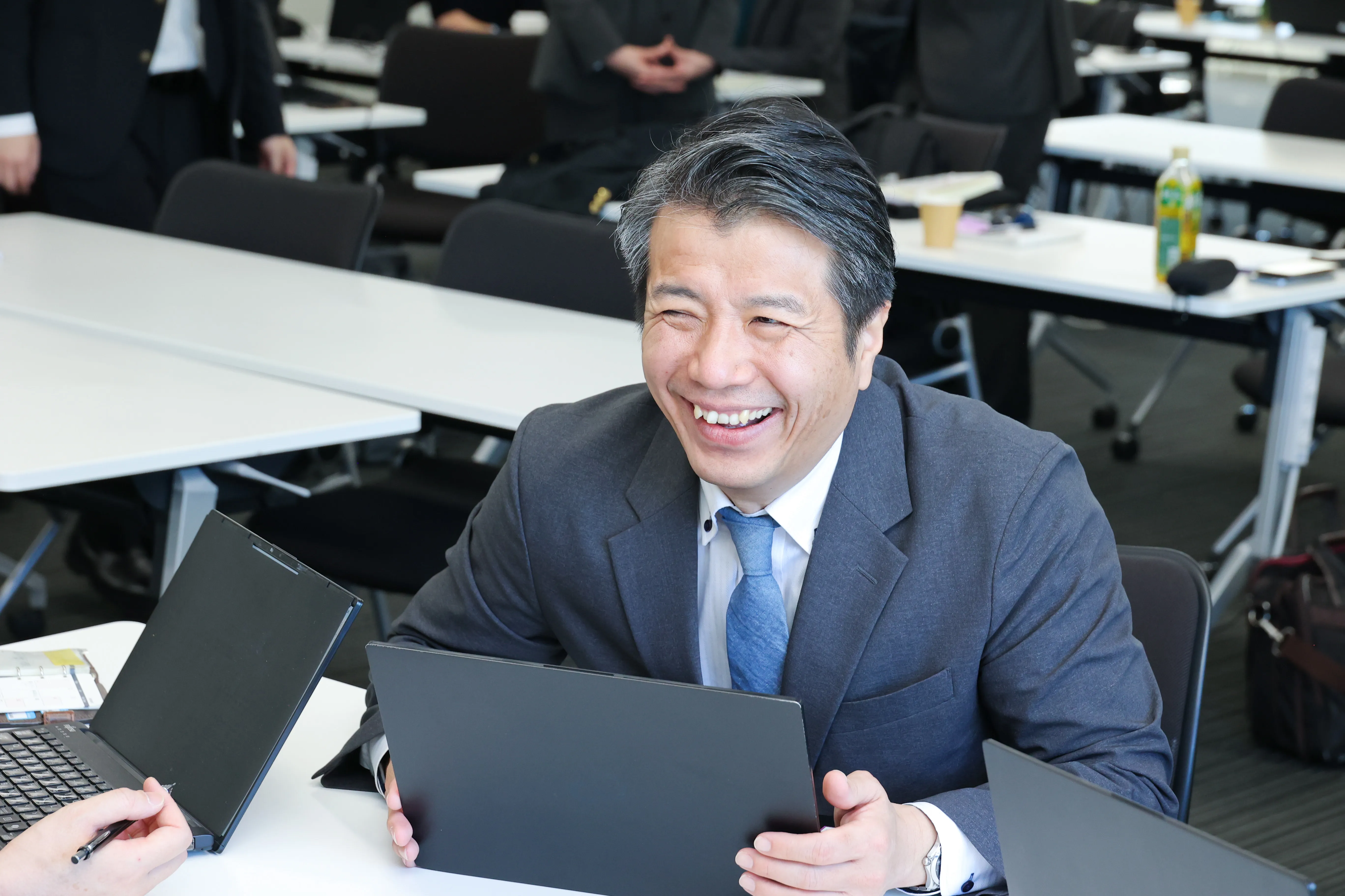 吉本事務長 業務風景